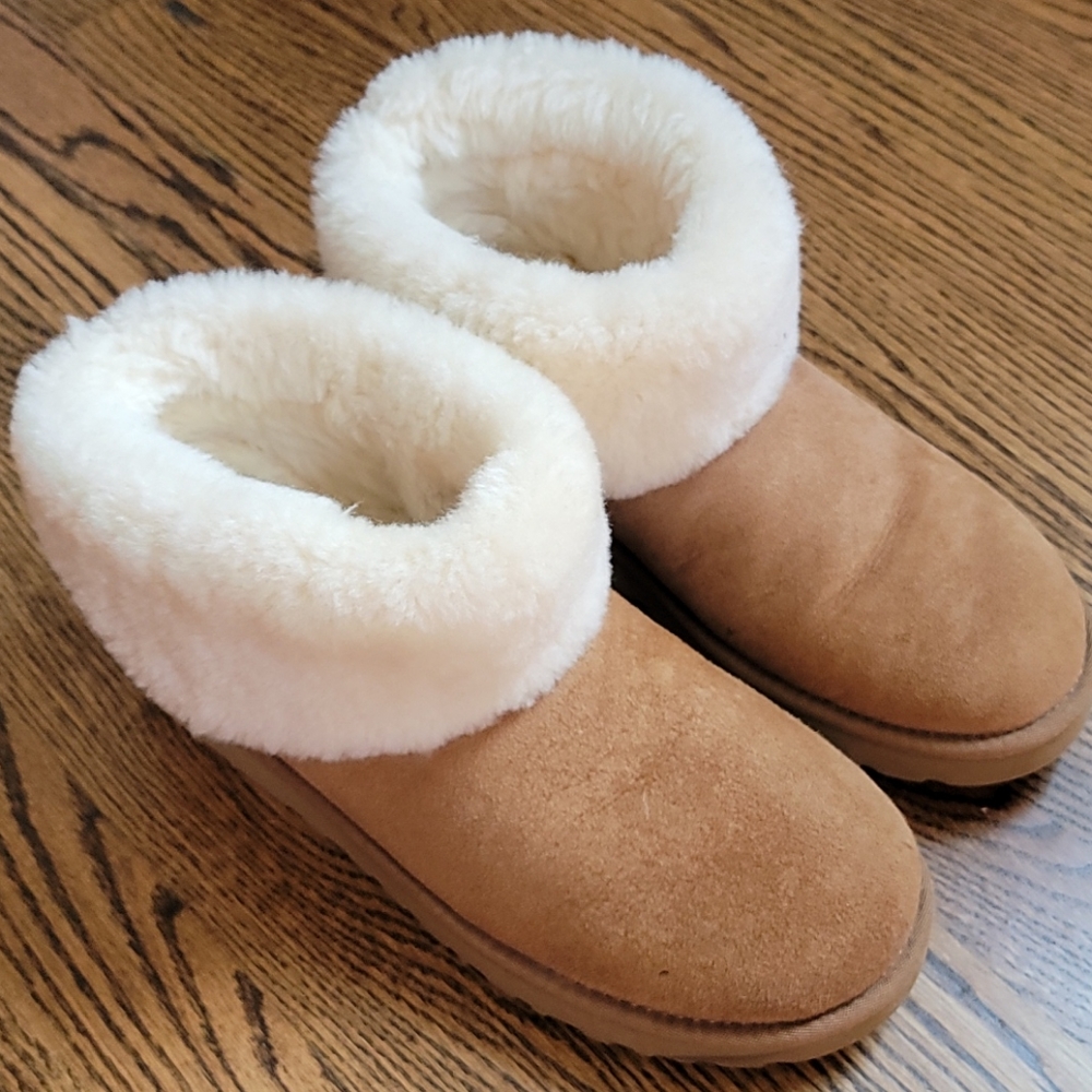Women’s UGGs Size 10